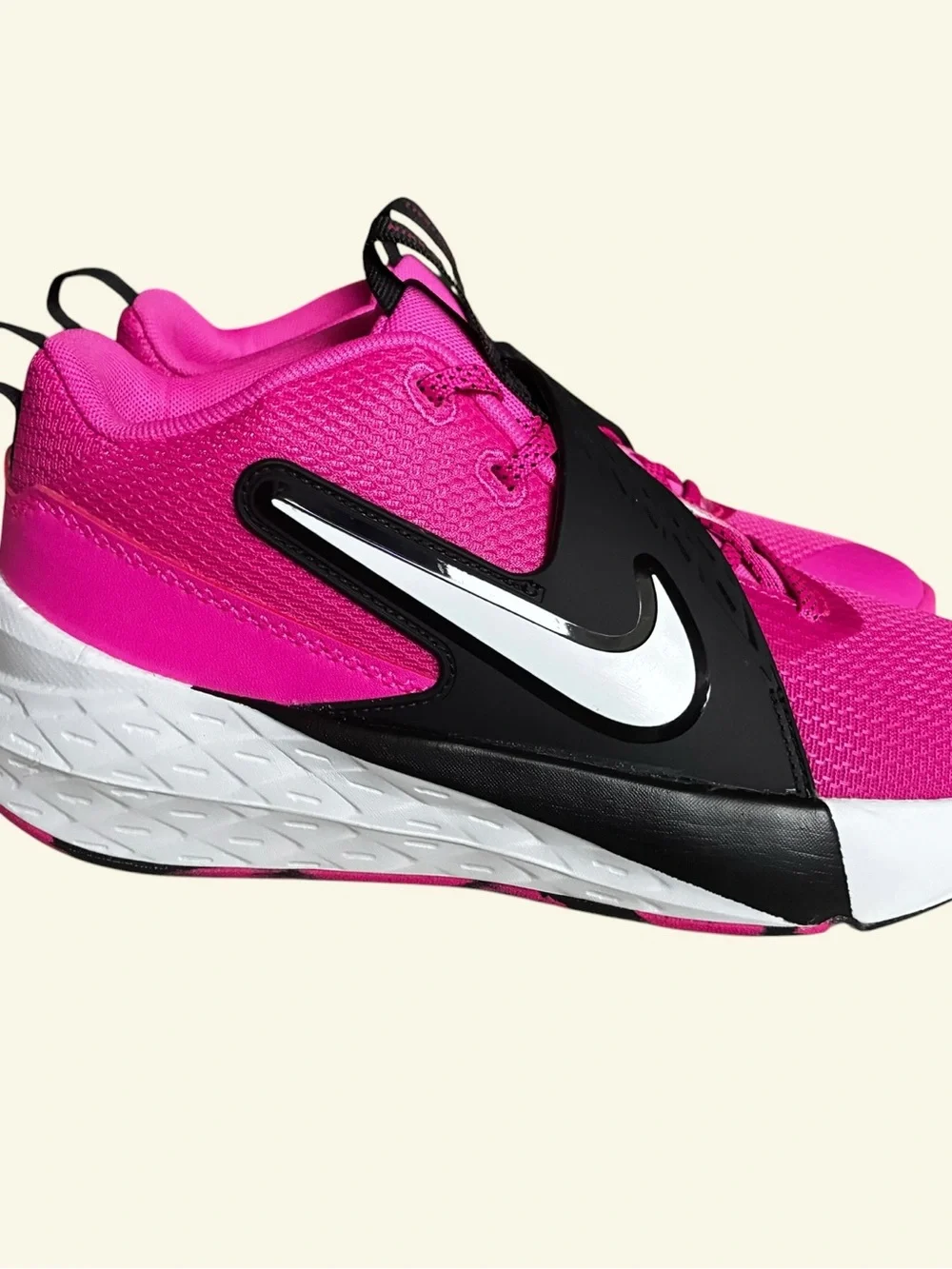 Nike Team Hustle D12 Sneakers Big Kids Size 7Y/ Fits Size 8.5 Women NEW